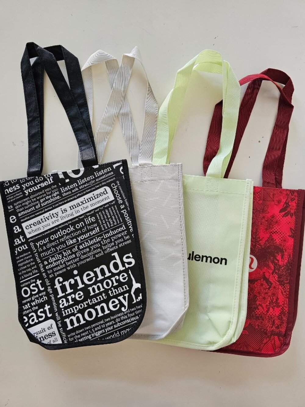 New LULULEMON 4 Combo Reusable Shopping Gym Lunch Shopper Bag Small - Creases